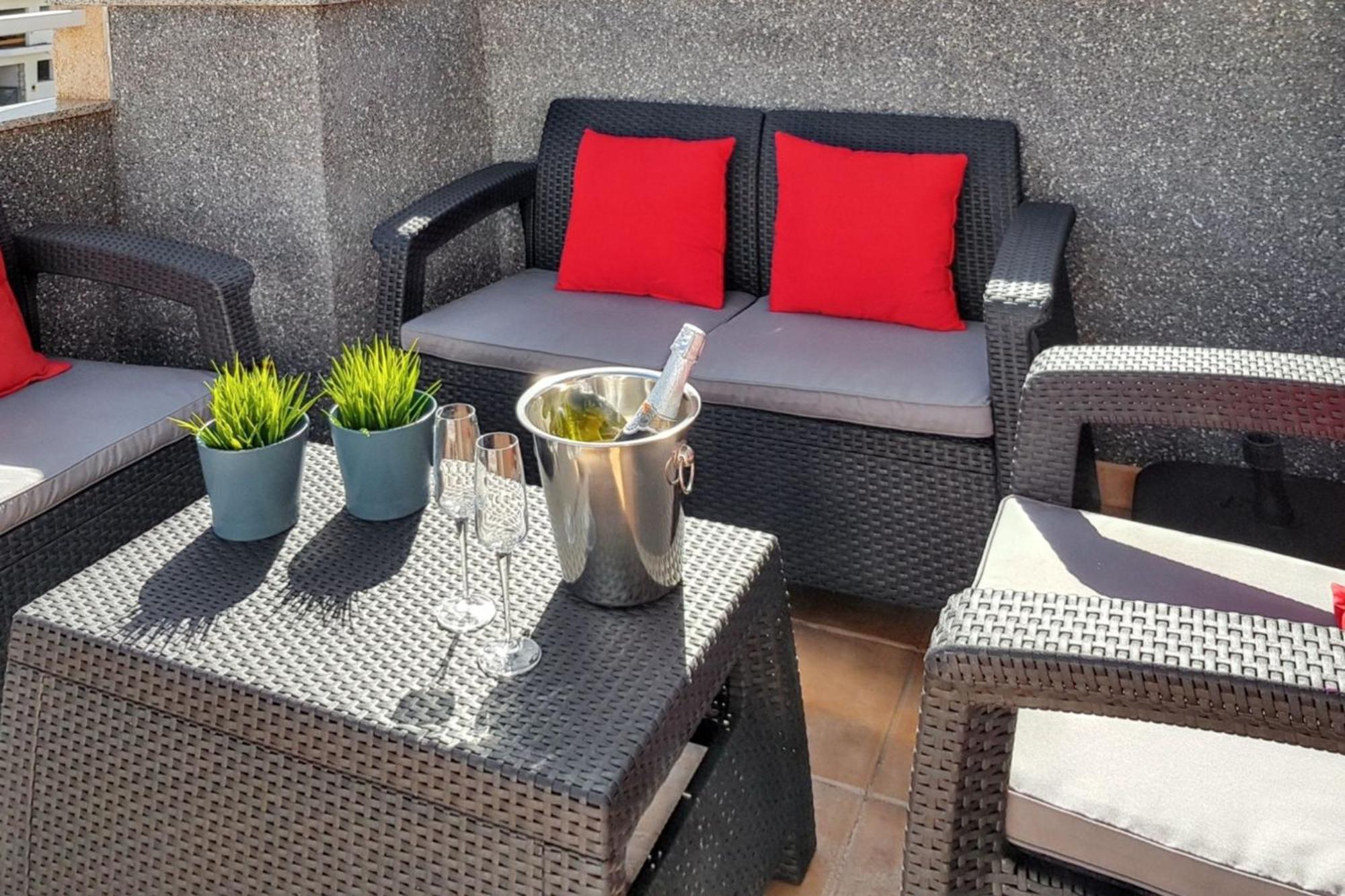 Apartment Coastal Terrace Apartment: 2br With Wi-fi Near Puerto De Santiago *