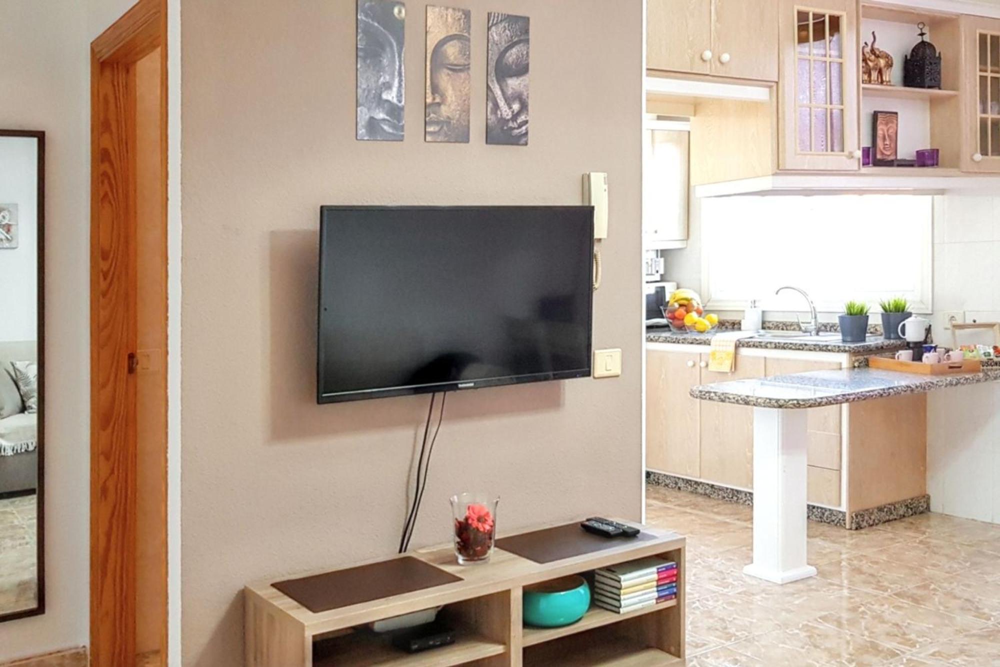 Coastal Terrace Apartment: 2br With Wi-fi Near Puerto De Santiago *