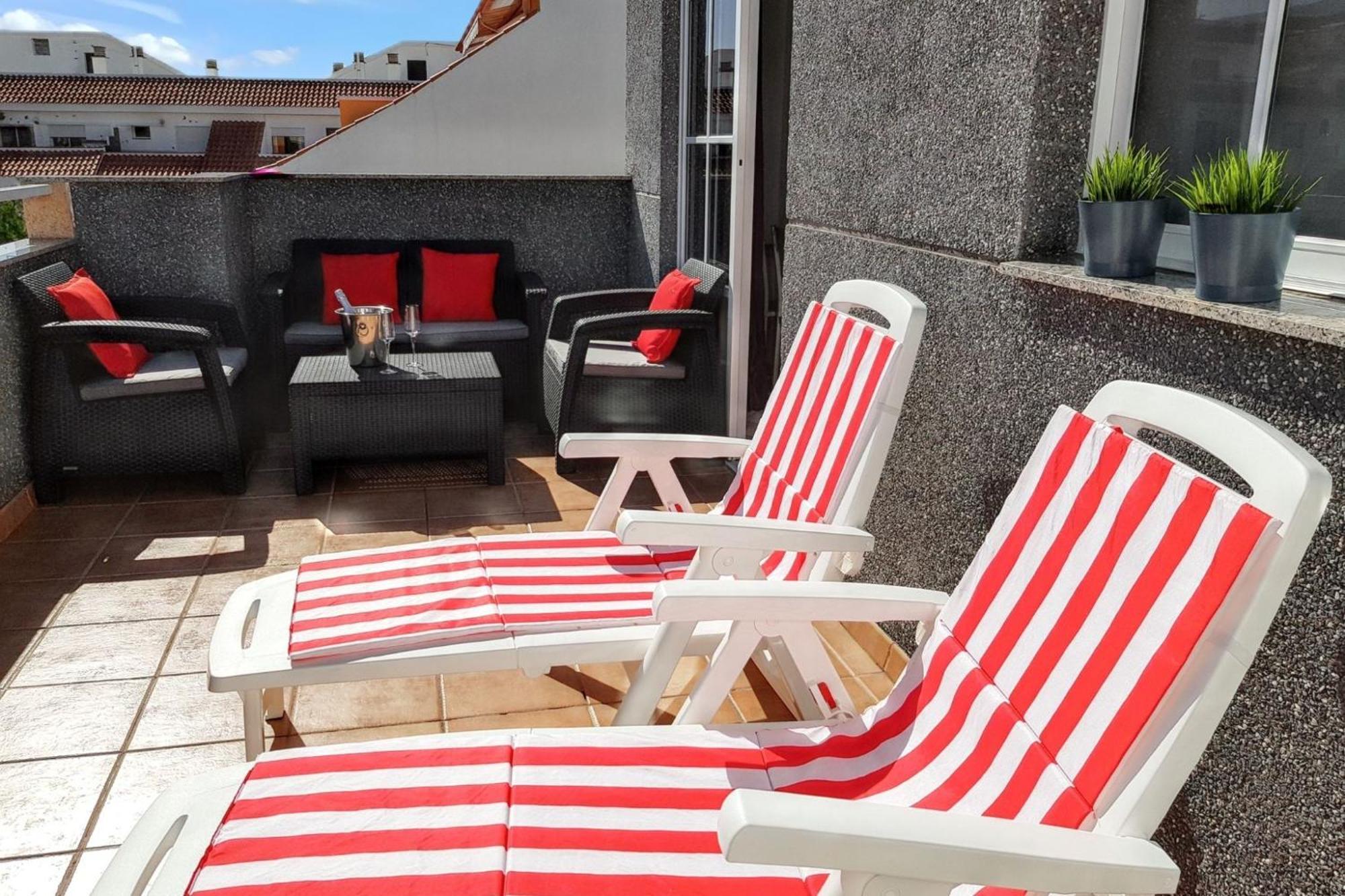 Coastal Terrace Apartment: 2br With Wi-fi Near Puerto De Santiago Apartment *